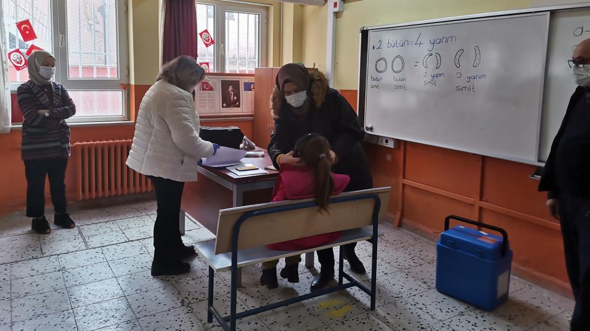 Bugün İlkokul 1.Sınıf Öğrencilerimiz Gümüşhacıköy Toplum Sağlığı Merkezi Sağlık Görevlileri Tarafından İşitme Tarama Testinden Geçtiler