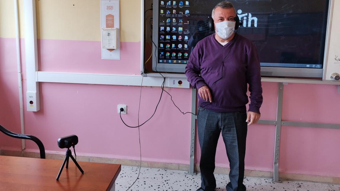 Okul Müdürümüz Murat ÖNDER Hocamız Tarafından Okulumuza 3 Adet WEB Kamera Kazandırıldı