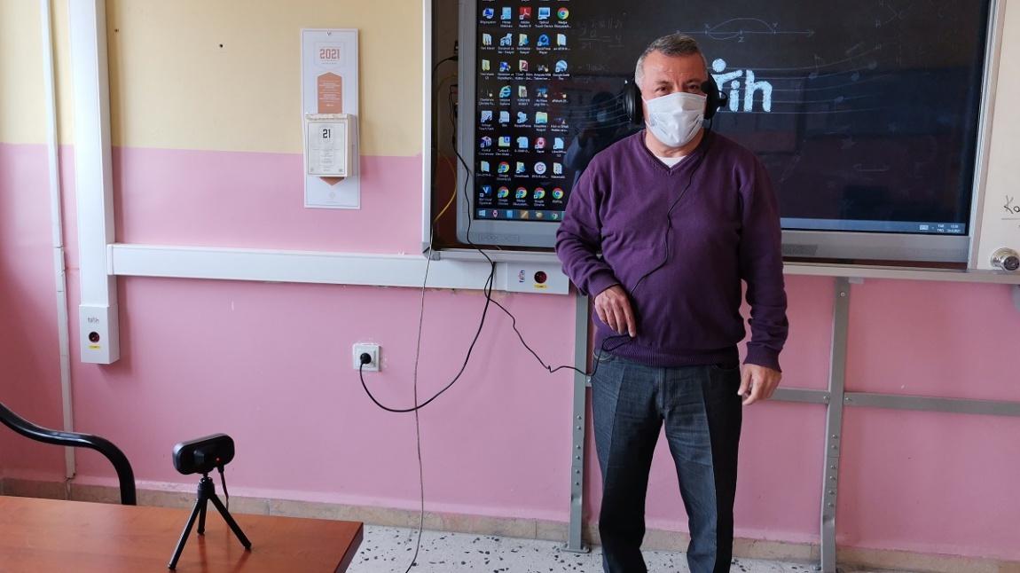 Okul Müdürümüz Murat ÖNDER Hocamız Tarafından Okulumuza 3 Adet WEB Kamera Kazandırıldı