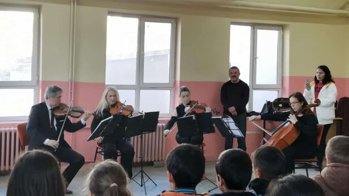 Cumhuriyetimizin 100.Yılında Okulumuzda İzmir Devlet Senfoni Orkestrası Anadolu Yaylı Çalgılar Grubu Sanatçılarından Muhteşem Resital