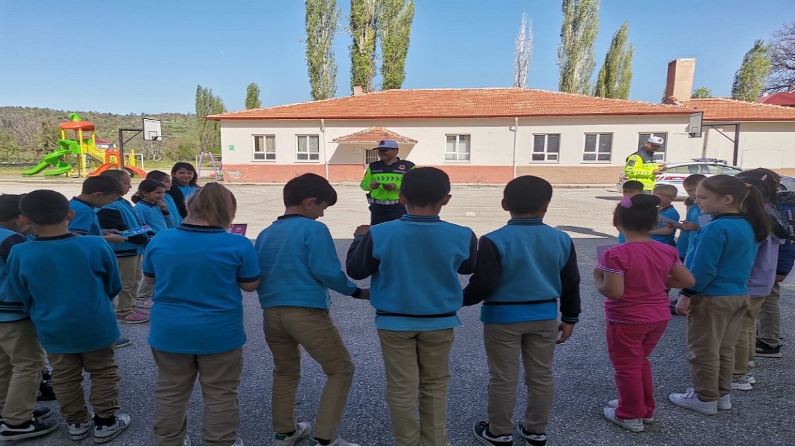 Bir Kural Bir Ömür! Emniyet Kemerini Bağla, Sevdiklerinle Güvende Ol!